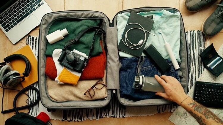 essentials items for bleisure travellers